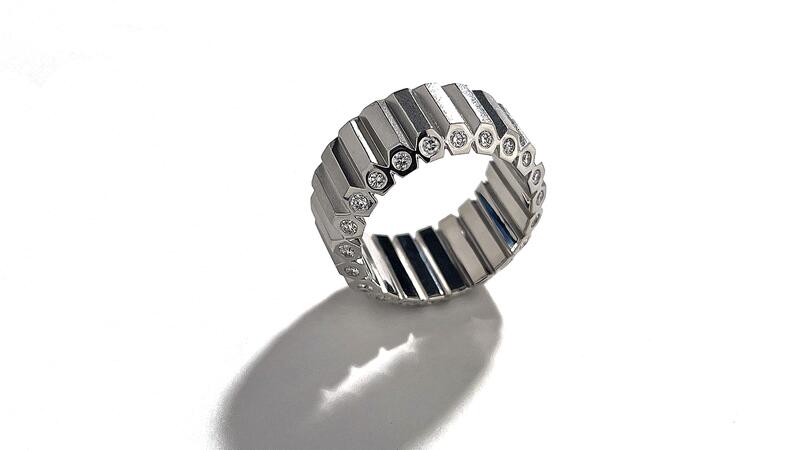 Geoffrey Good Hex Bar eternity band