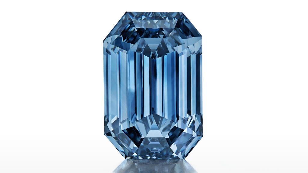 20220216_Cullinan-blue-stone-close.jpg